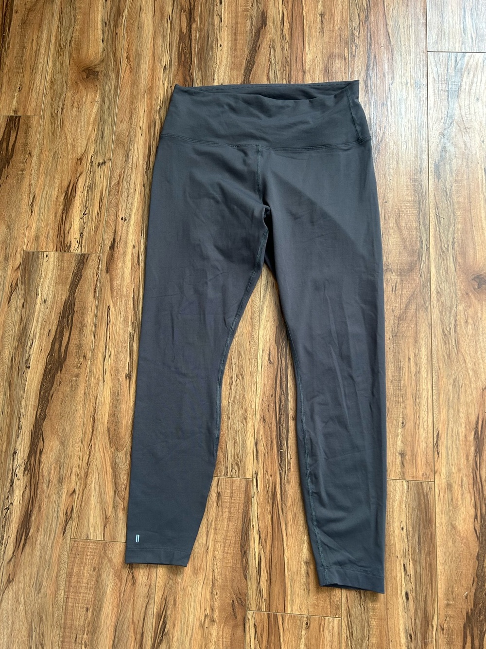 Nobull Women’s Green Gray legging - Picture 2 of 5